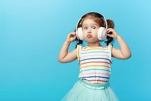 Затулити вуха?