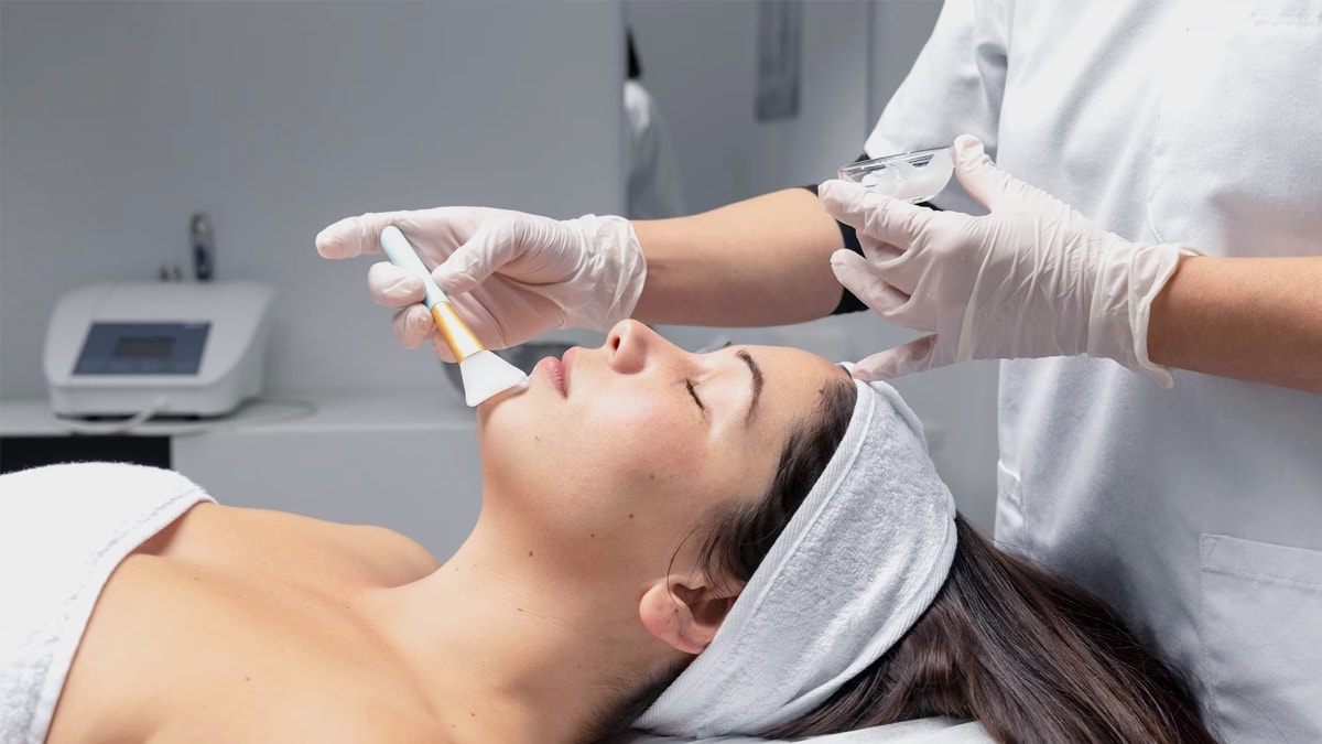 Пілінг – очищення шкіри від “мертвих” клітин.